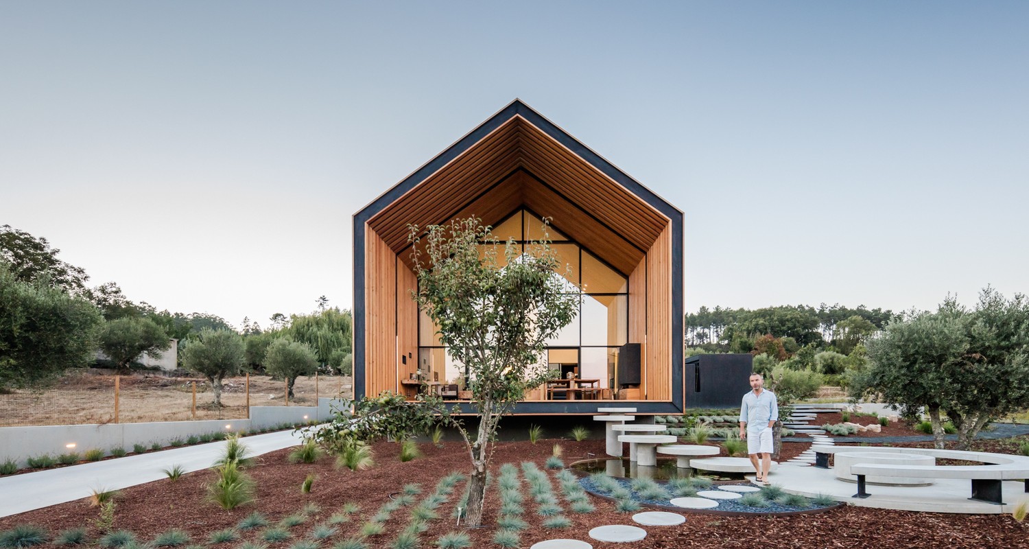 House in Ourém by Filipe Saraiva